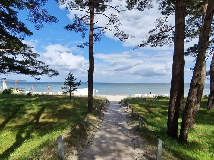Ferienwohnung für 4 Personen, mit Balkon und Garten in Binz - 2