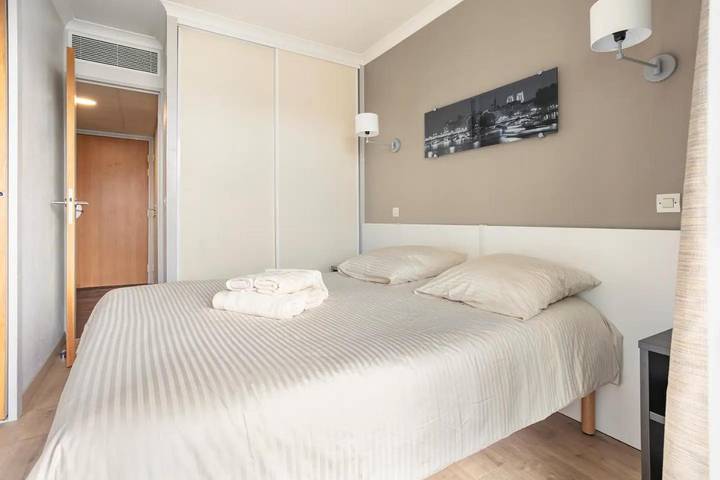 Gîte pour 2 personnes, avec terrasse dans Paris La Défense Arena - 2