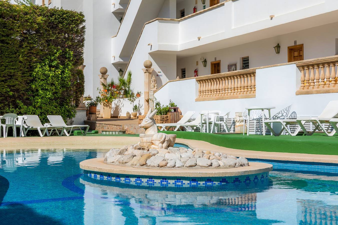 Ganze Wohnung, Strandnahes Apartment mit Zugang zum Pool, einer privaten Terrasse, Klimaanlage und Wlan in Canyamel, Capdepera
