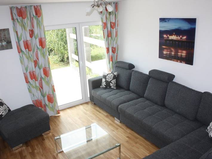 Ferienwohnung für 8 Personen, mit Terrasse und Garten