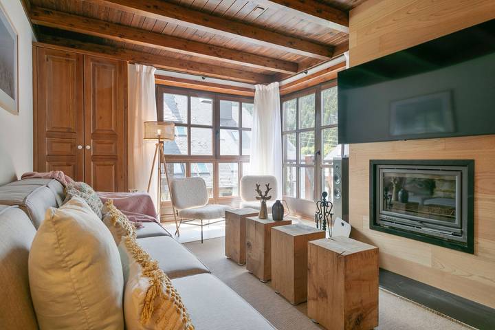 Ganze Wohnung, Ferienwohnung für 7 Personen mit Balkon in Baqueira, Naut Aran