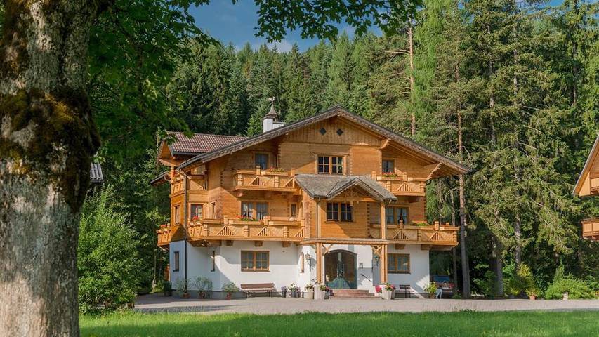 Hütte für 4 Personen, mit Pool und Ausblick sowie Garten in Ramsau am Dachstein