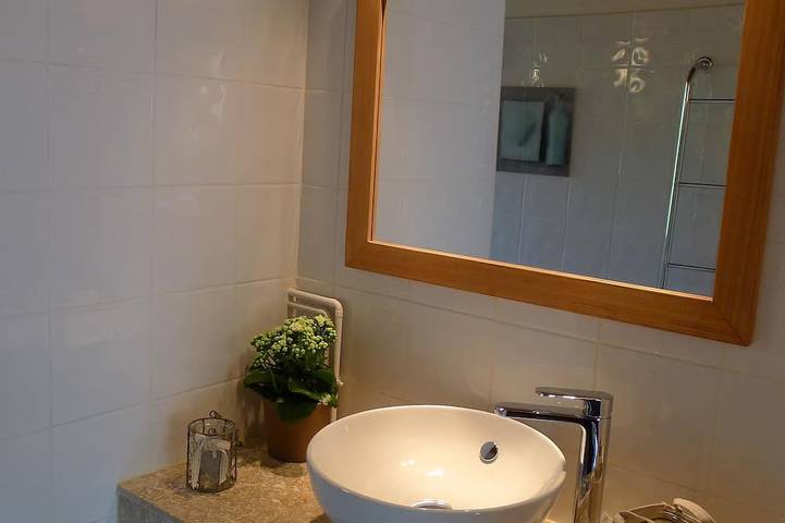 Gîte pour 4 personnes, avec jardin ainsi que piscine et terrasse, animaux acceptés à Vers-Pont-du-Gard - 4