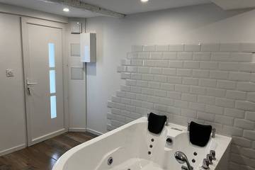 Gîte pour 2 personnes, avec jacuzzi à La Farlède