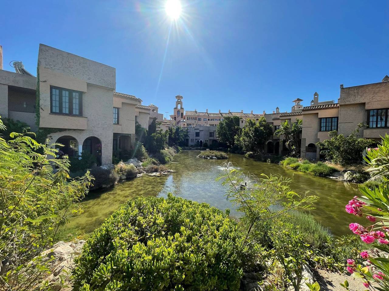 Ferienhaus 'Magnificent Bungalow 2 Floors 110' mit Seeblick, Gemeinschaftspool & privater Terrasse in San Fernando, Costa de la Luz