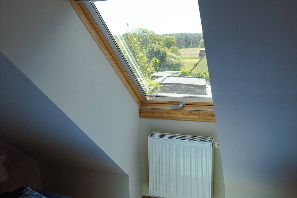 Ganze Wohnung, Wohnung 5 · Abendträumerei – Ferienwohnung mit Hochboden im gräflichen Forsthaus in Temmen-Ringenwalde, Barnimerland Region