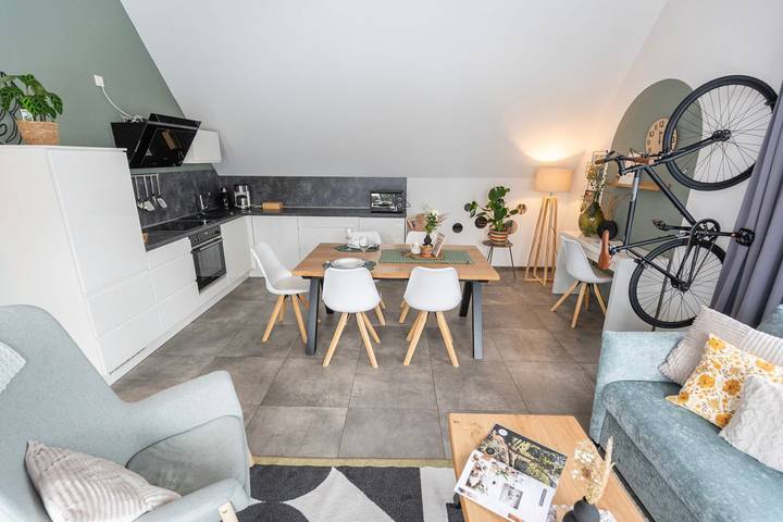Ferienhaus für 14 Personen, mit Seeblick und Sauna sowie Ausblick und Garten in Ammerland