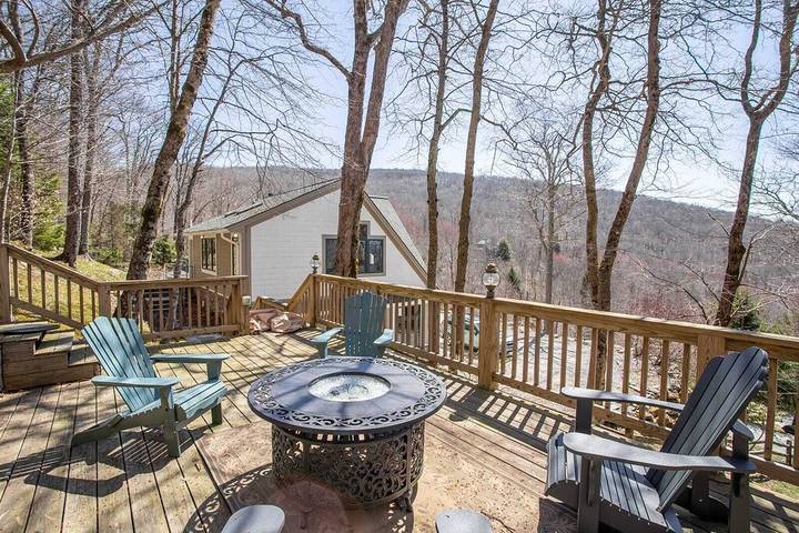 Lodge for 15 people, with hot tub in Beech Mountain