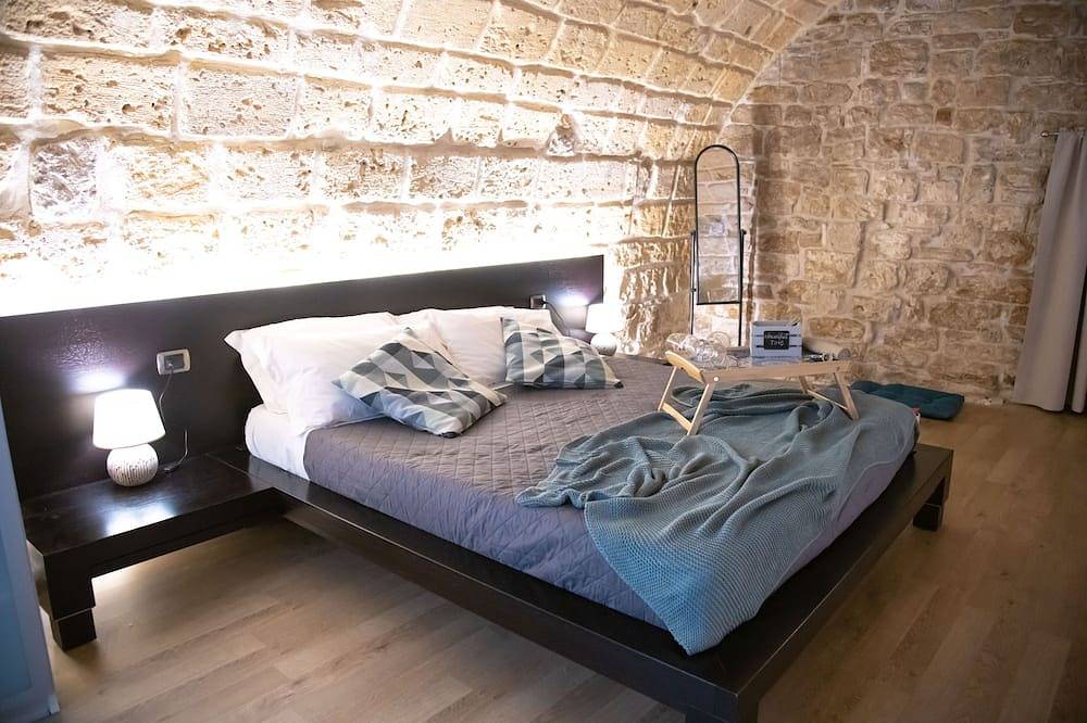 Historic building with terrace in Trani, Barletta-Andria-Trani