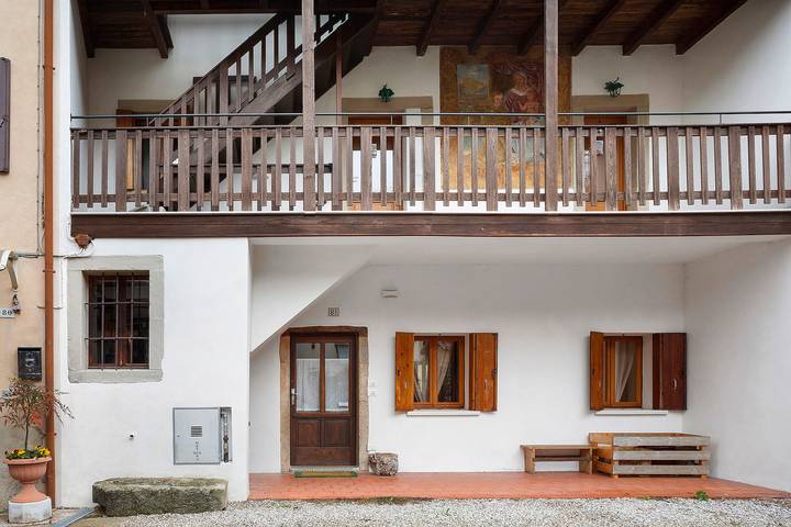 Villa pour 8 personnes, avec vue sur le lac et balcon dans Dolomites