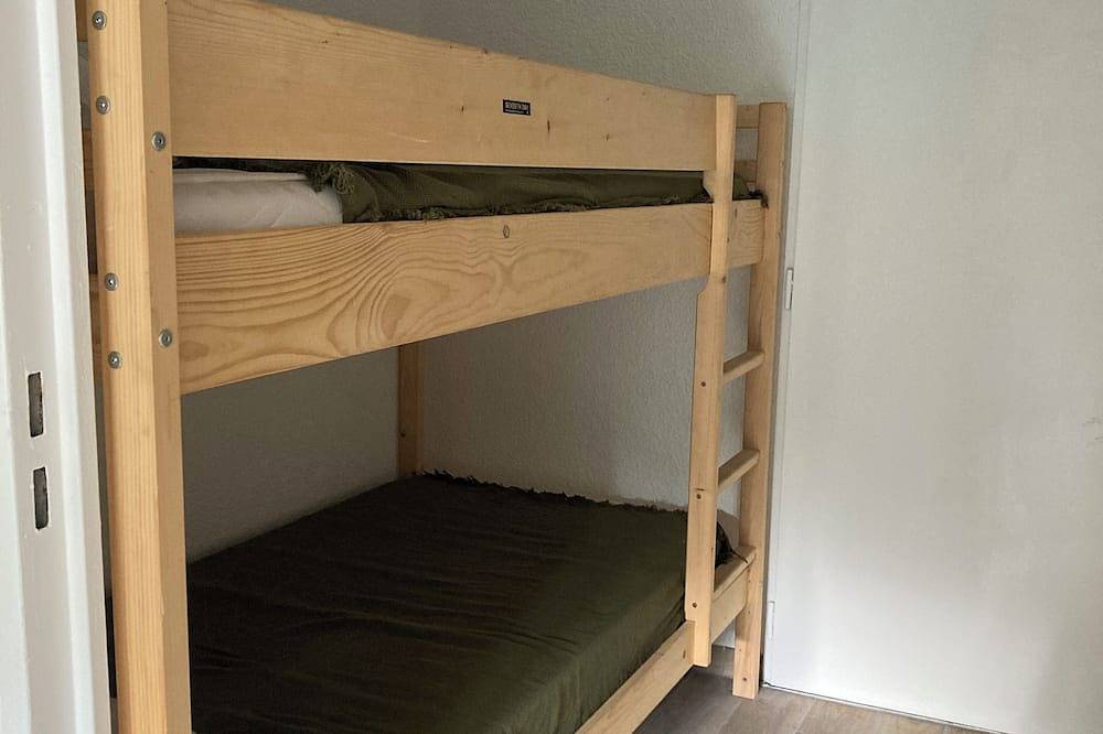 Appartement entier, Studio avec jardin proche  du port et centre in Sausset-les-Pins, Région d'Istres