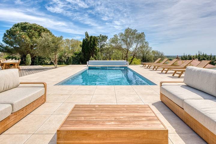 Maison de vacances pour 16 personnes, avec Jacuzzi et Terrasse ainsi que Jardin et Piscine à Brem-sur-Mer