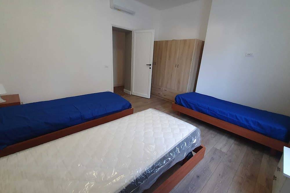 Ganze Wohnung, Oasis of Peace: three-room apartment with private garden a few steps from the sea in Fregene, Rom Provinz