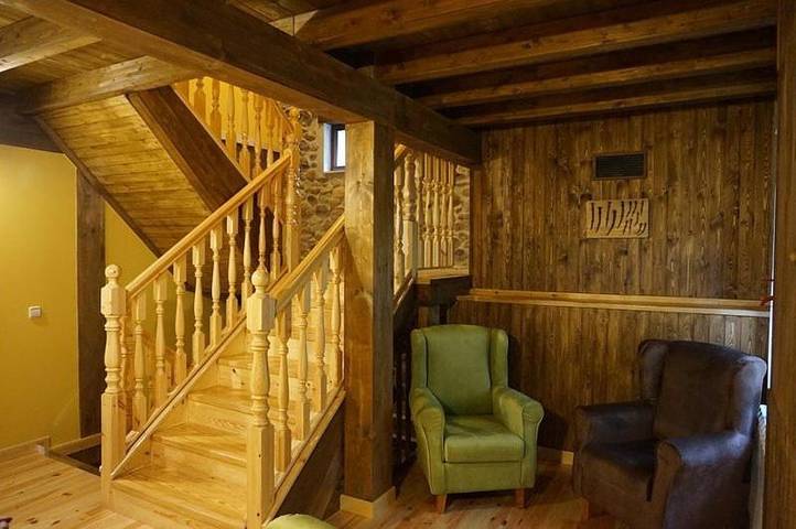 Casa rural para 15 personas, con vistas y balcón en Valle del Miera - 2