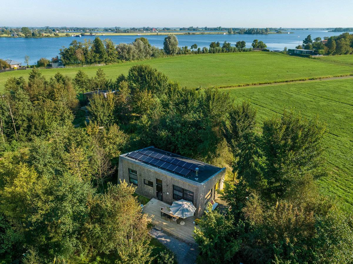 Pean-buiten — Waterlodge Goudule in Nationaal Park De Alde Feanen