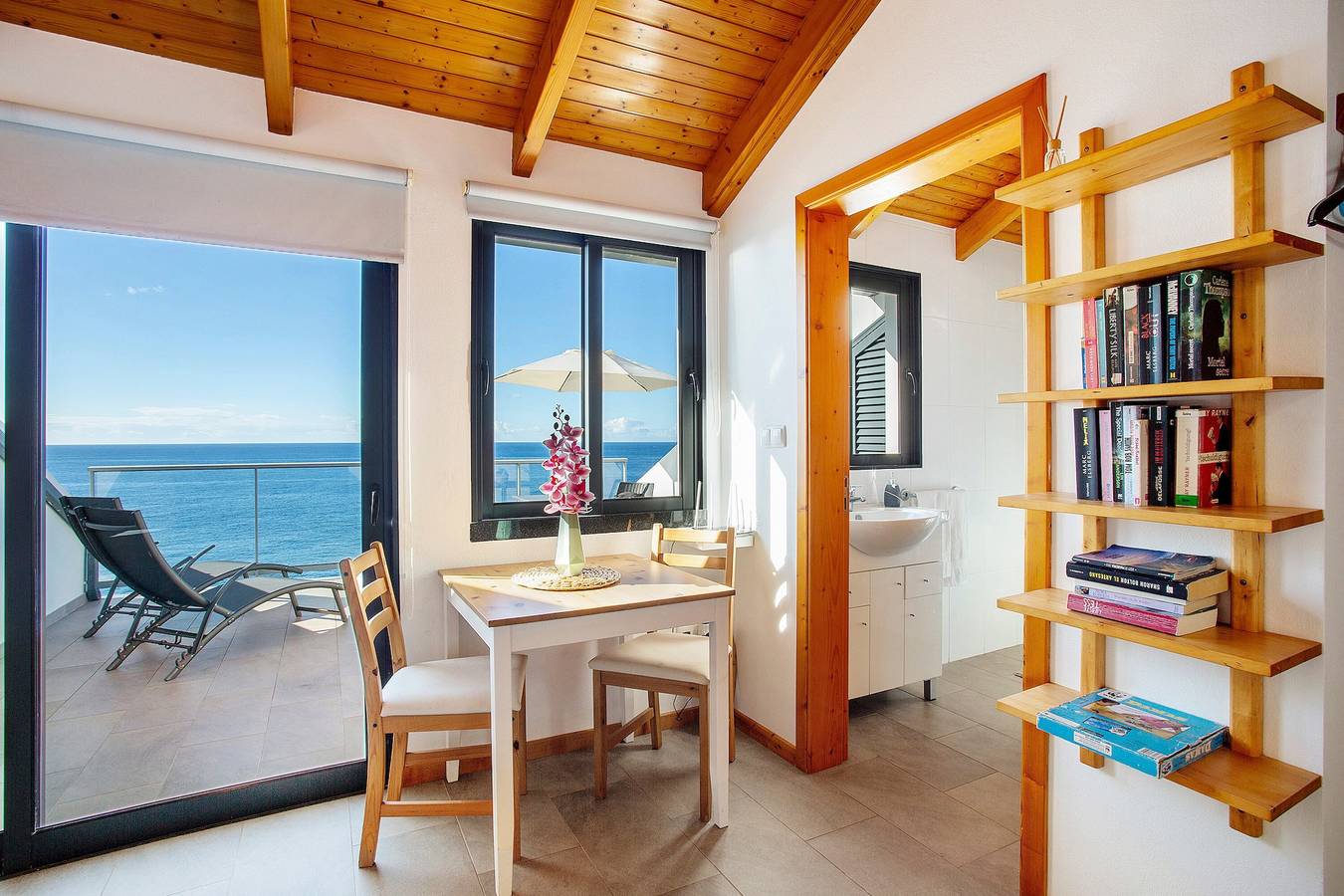 Appartement 'The Wave House - Oceanfront' met Uitzicht op Zee, Wifi en Airconditioning, foto 15