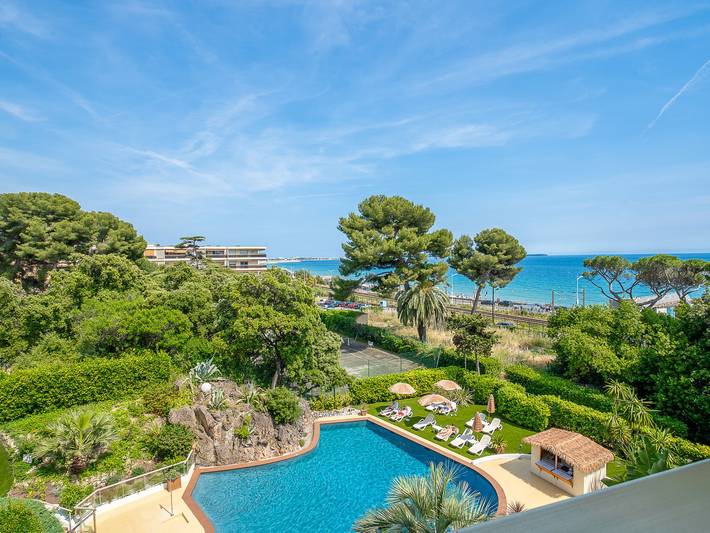 Apartment for 2 people, with Terrace and Garden in Cannes