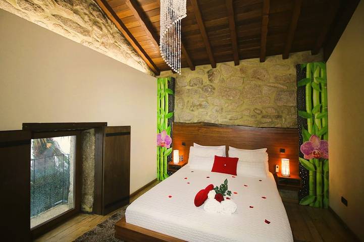 Gîte pour 5 personnes, avec Balcon et Jacuzzi ainsi que Jardin et Piscine dans Soajo - 4