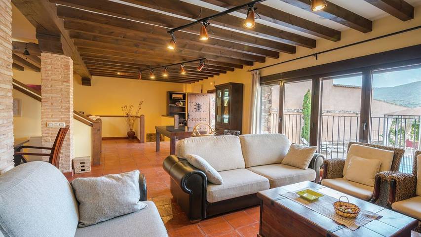 Location de vacances pour 12 personnes, avec jardin ainsi que piscine et jacuzzi dans Castille-La Manche - 2