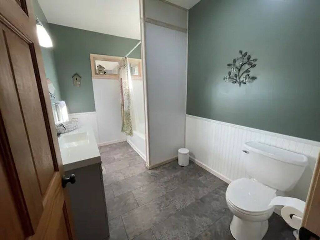 Sip & Stay at Starview Vineyards in Union County (IL)