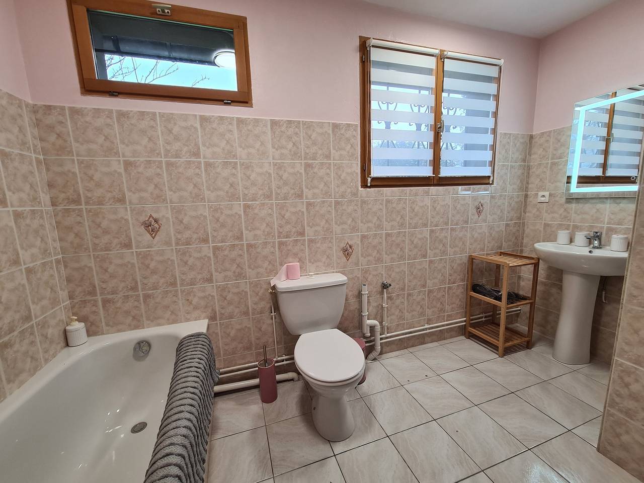 Maison individuelle près de la Châtre, jardin privé, jacuzzi in La Berthenoux, Région de La Châtre