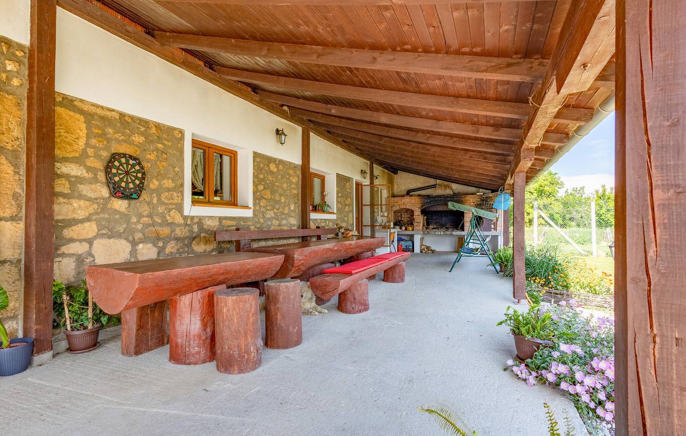 Gemütliche 2-Zimmer-Wohnung mit Pool, WLAN, Terrasse und Parkplatz in Pozega-Slawonien