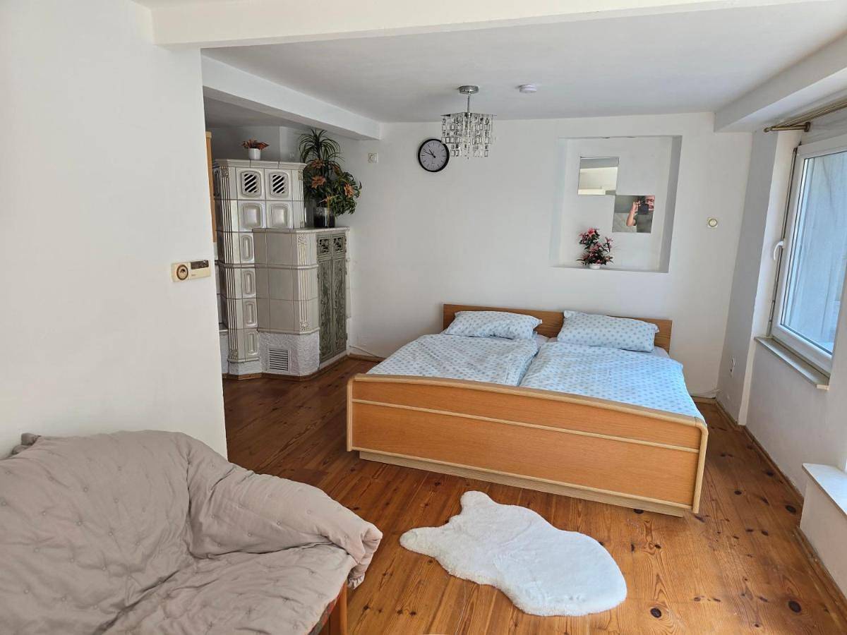 Ganze Wohnung, Schlafhäuserl im Steigerwald in Gerolzhofen, Fränkisches Weinland