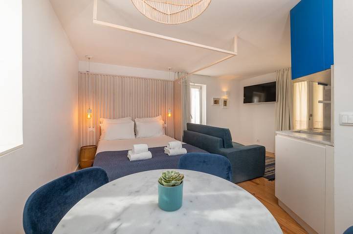 Ganze Wohnung, Ferienwohnung für 2 Personen mit Balkon/Terrasse in São Miguel (Lissabon), Santa Maria Maior