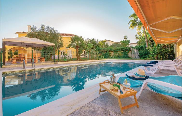 Ferienhaus für 18 Personen, mit Terrasse und Garten sowie Pool in Benalmádena - 2