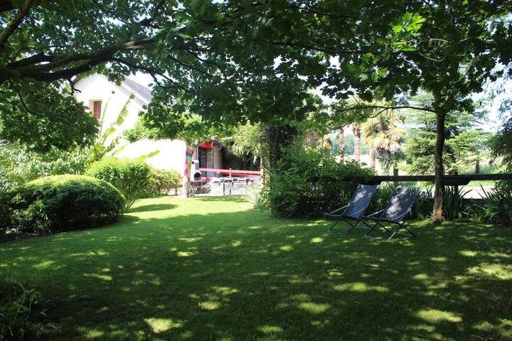 Maison de campagne pour 12 personnes, avec vue ainsi que jardin et terrasse à Sainte-Colome - 4