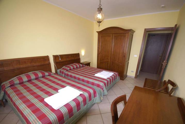 Hôtel pour 2 personnes, avec Balcon et Terrasse ainsi que Jardin et Sauna à Acceglio