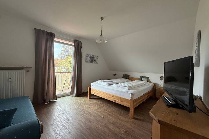 Ferienwohnung für 2 Personen, mit Balkon und Garten in Rottenbuch
