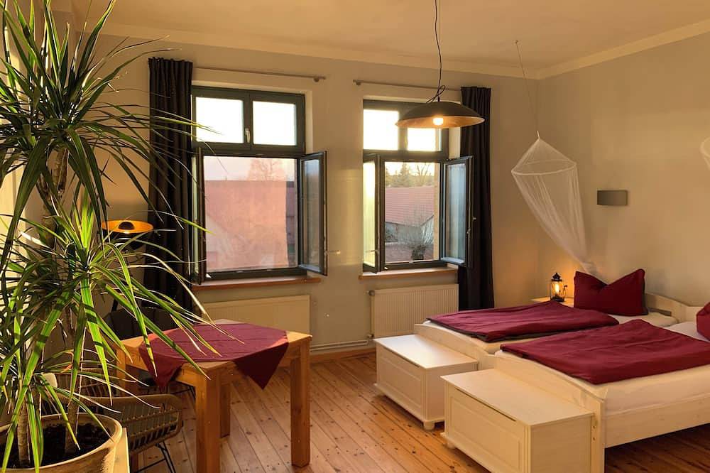 Ganze Wohnung, Geräumiges Doppelzimmer im Grünen in Vetschau, Oberspreewald-Lausitz