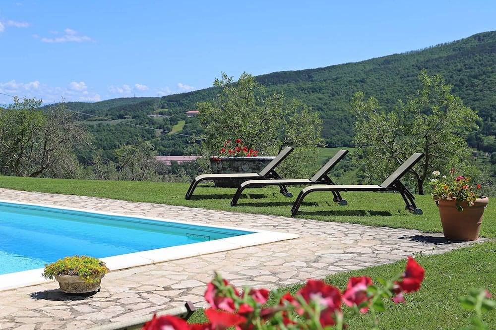 Cozy Tuscany farmhouse private pool up to 12 pax in Radicondoli, Siena Provinz