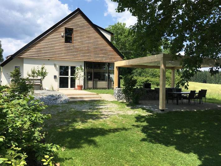 Ferienhaus für 6 Personen, mit Terrasse und Garten sowie Ausblick