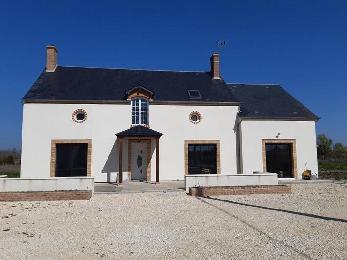Gîte pour 13 personnes, avec vue et jardin, animaux acceptés à Marmagne (Cher)