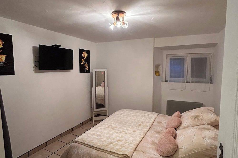 Ganze Wohnung, 250m from the Sisteron lake! Fully equipped apartment with office area. in Sisteron, Forcalquier und Umgebung