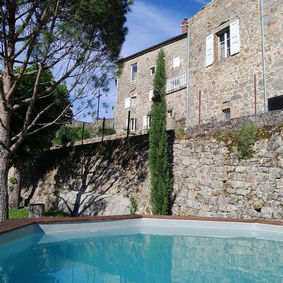 Appartement entier, Two-Bedroom Apartment in Saint-Julien-Vocance, Région de Tournon-sur-Rhône