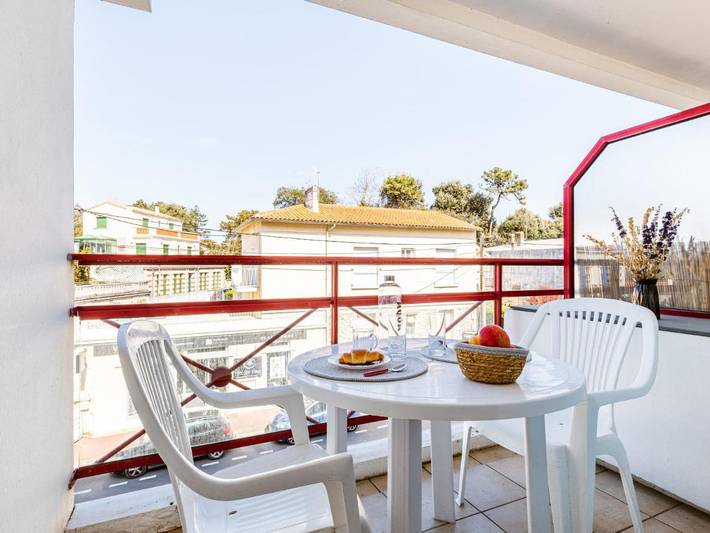 Gîte pour 2 personnes, avec balcon dans Plage Pontaillac - 3