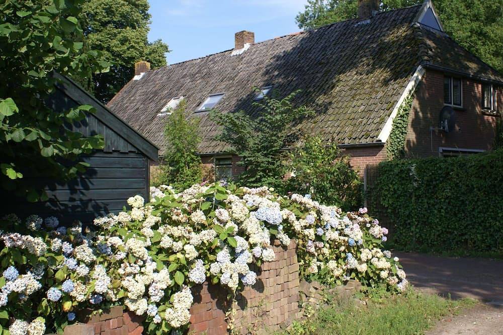Geschmackvoll eingerichtetes Bauernhaus aus dem 19. in Nationaal Park Dwingelderveld