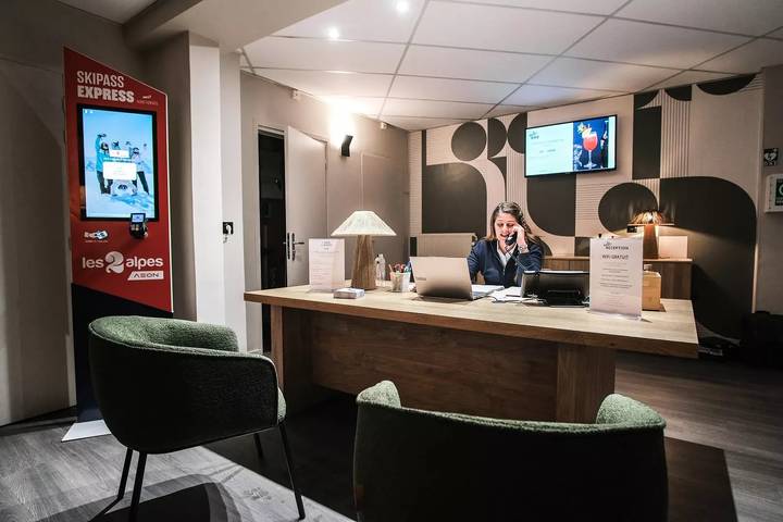 Hôtel pour 2 personnes dans Office De Tourisme Des Deux Alpes Front De Neige - 3