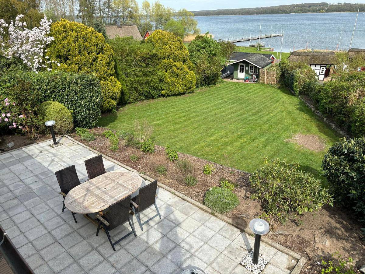 Ganze Wohnung, Traumhafter Seeblick mit großer Terrasse in Pogeez, Naturpark Lauenburgische Seen