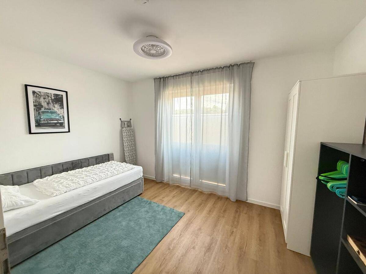 Ganze Wohnung, Luxury Apartment 4 bedrooms Self check in out in Ebersbach an der Fils, Landkreis Göppingen