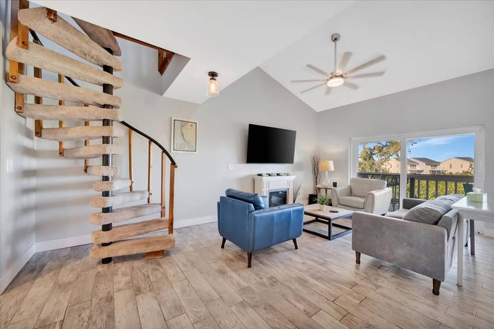 Vacation rental for 8 people, with pool and balcony, kid friendly in Indian Shores