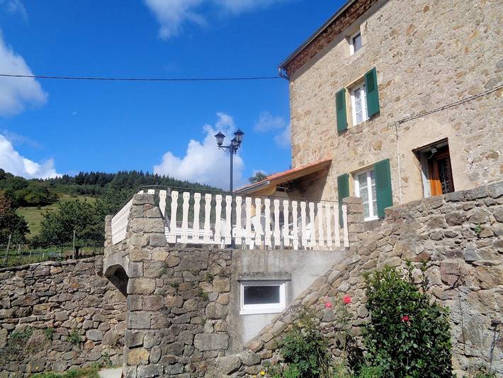 Gîte pour 6 personnes, avec Terrasse à Le Bessat
