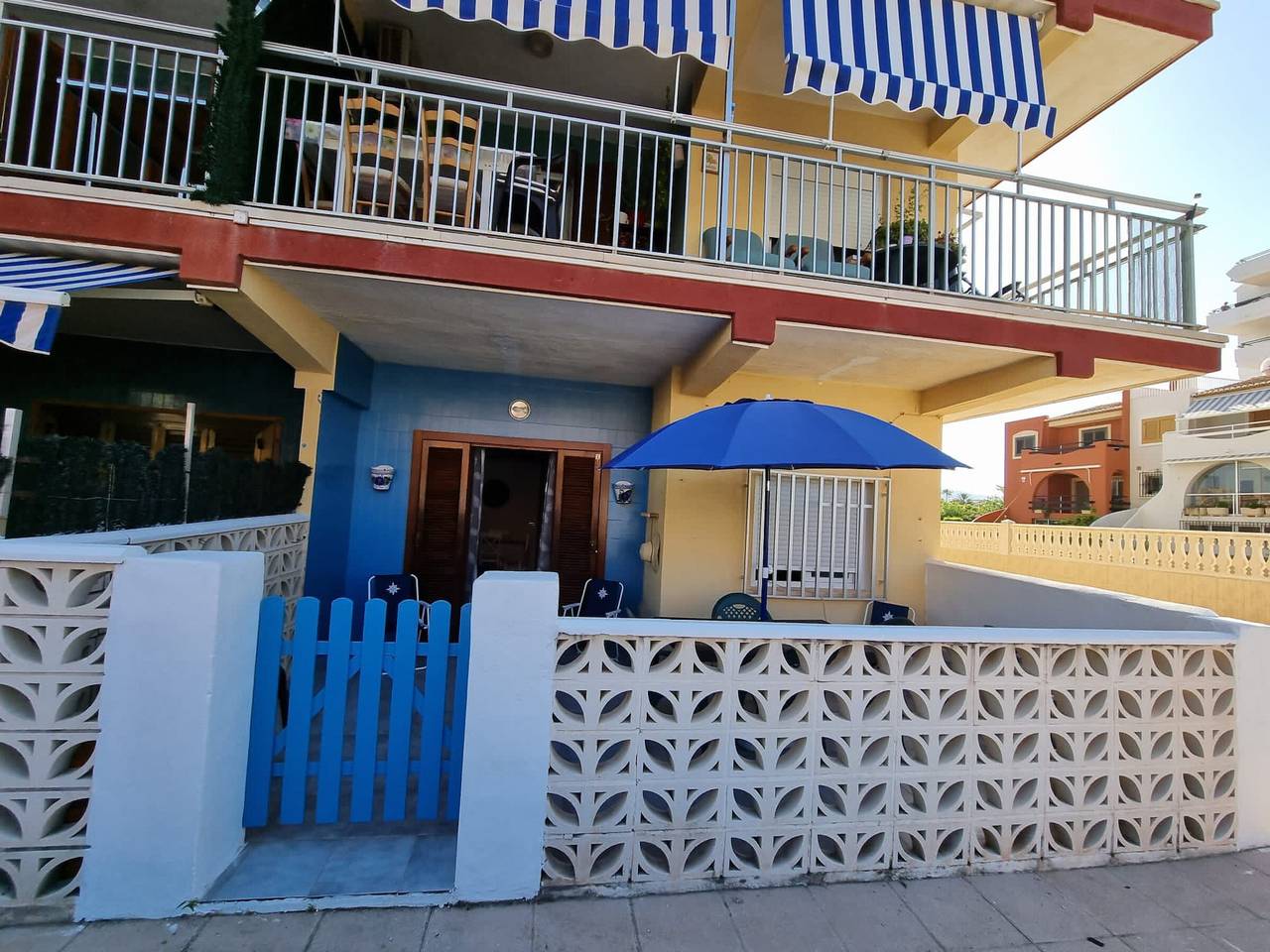 Entire apartment, Bonito apartamento para 4/5 pers, terrazas cerca de la playa en Xeraco in Playa Xeraco, Xeraco