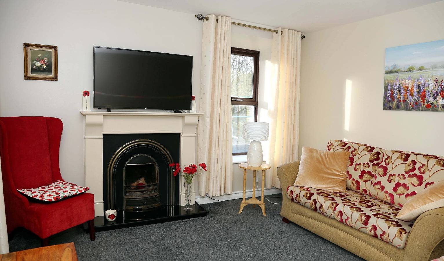 3 Bed Farmhouse - Sleeps 6 - Wifi - Parking in County Tyrone