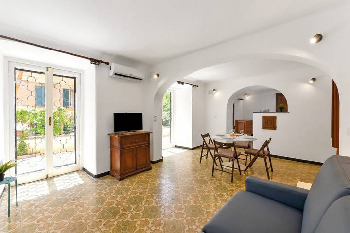 Ferienwohnung für 4 Personen, mit Kinderpool in Genua