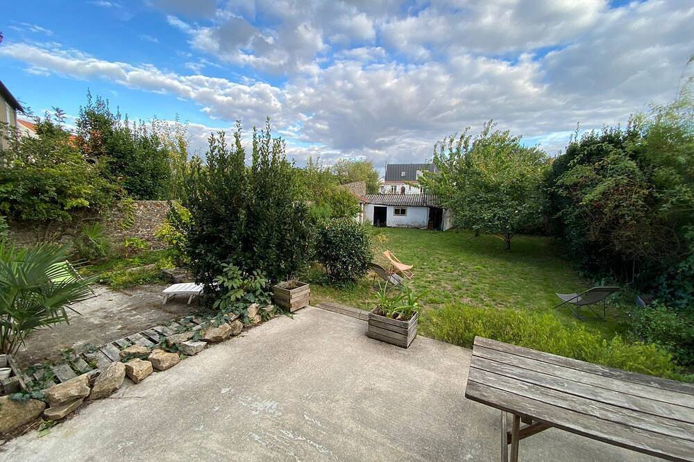 Family Home in Nantes, Nantes region