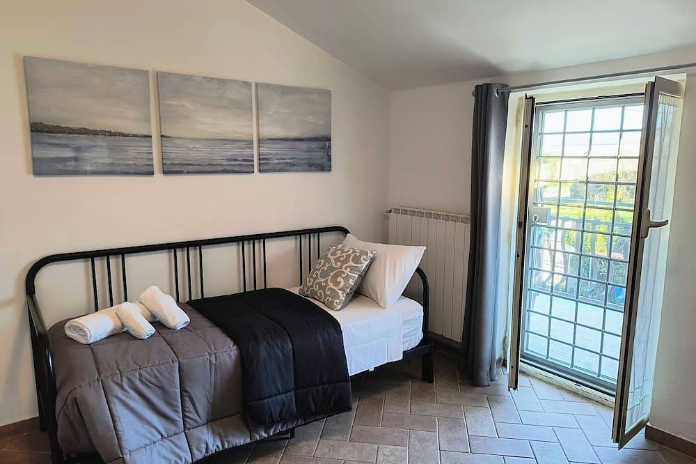 Apartamento entero, Mary's house apartment 950 mt station for Rome in Anguillara Sabazia, Lago de Bracciano